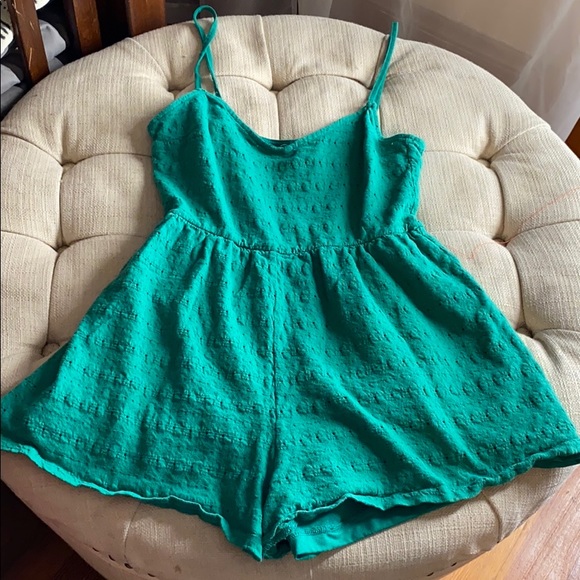 H&M eyelet romper - Picture 2 of 5